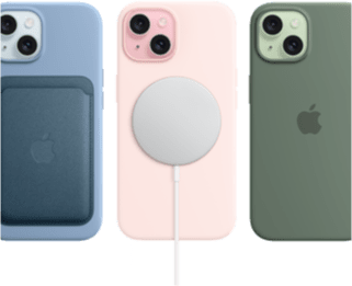 Trois iPhone 15 montrant l’étui en silicone avec MagSafe pour iPhone 15, le portefeuille à tissage fin avec MagSafe, le chargeur MagSafe et la batterie externe MagSafe.